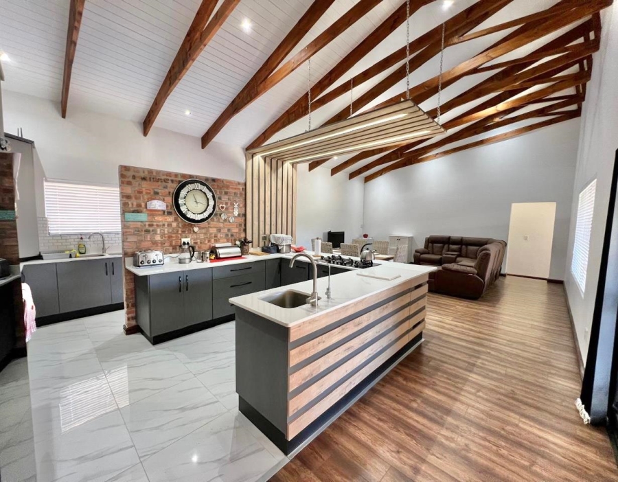 4 Bedroom Property for Sale in Noorsekloof Eastern Cape